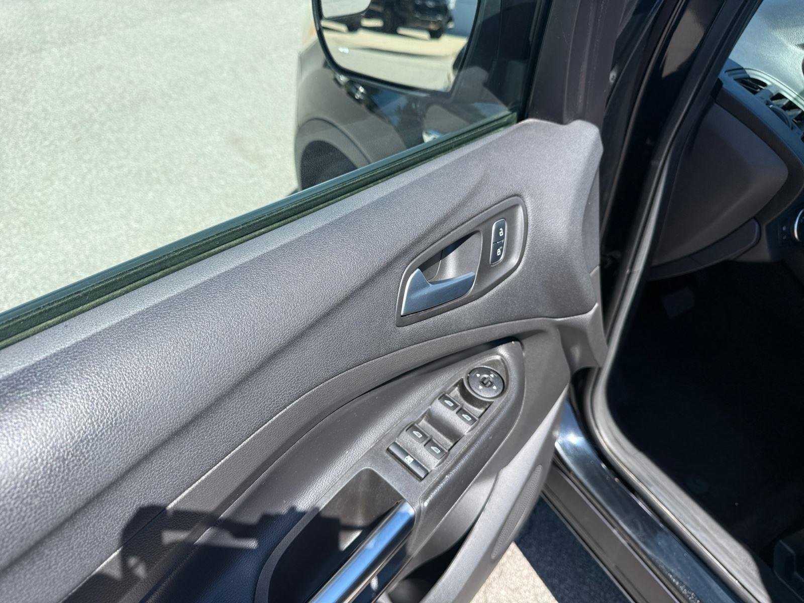 Used 2018 Shadow Black Ford SE image 11