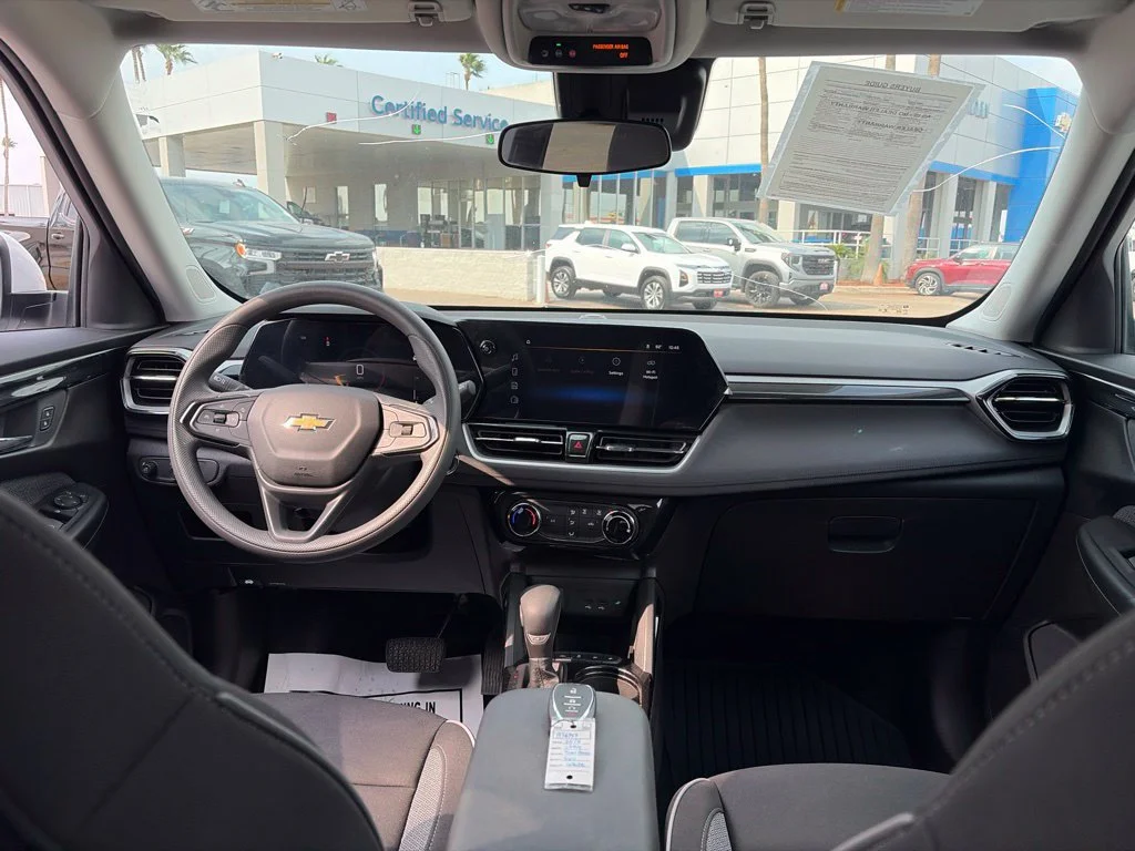 Used 2026 Summit White Chevrolet LT image 11