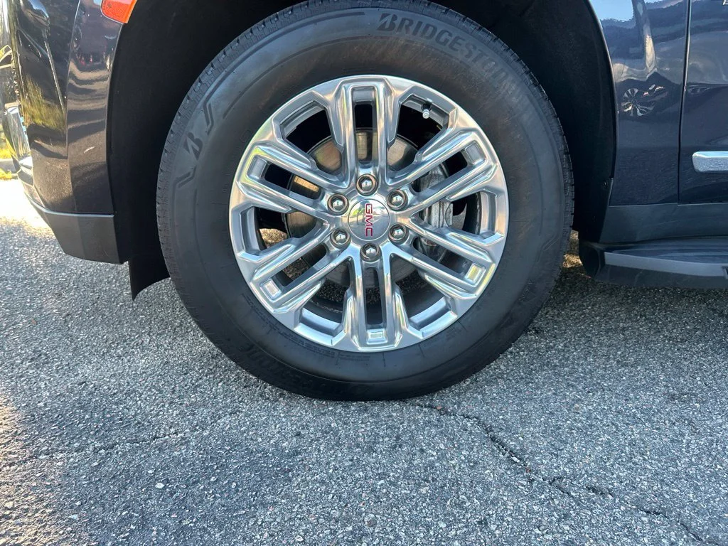 Used 2023 Silver GMC SLT image 11
