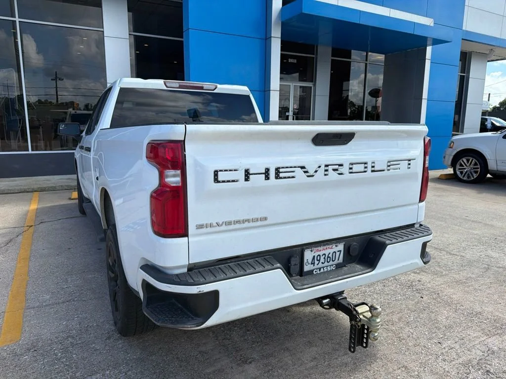 Used 2021 SUMMIT WHITE Chevrolet Custom image 5