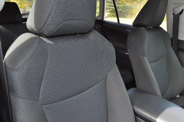 Used 2023 White Toyota LE image 21