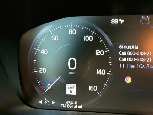 Used 2021  Volvo T5 Momentum image 30