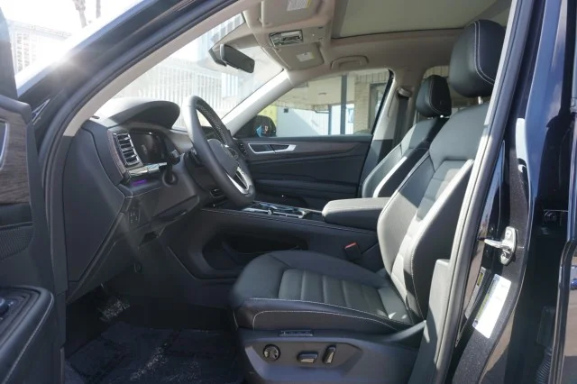 2024 Volkswagen Atlas SEL - Photo 18