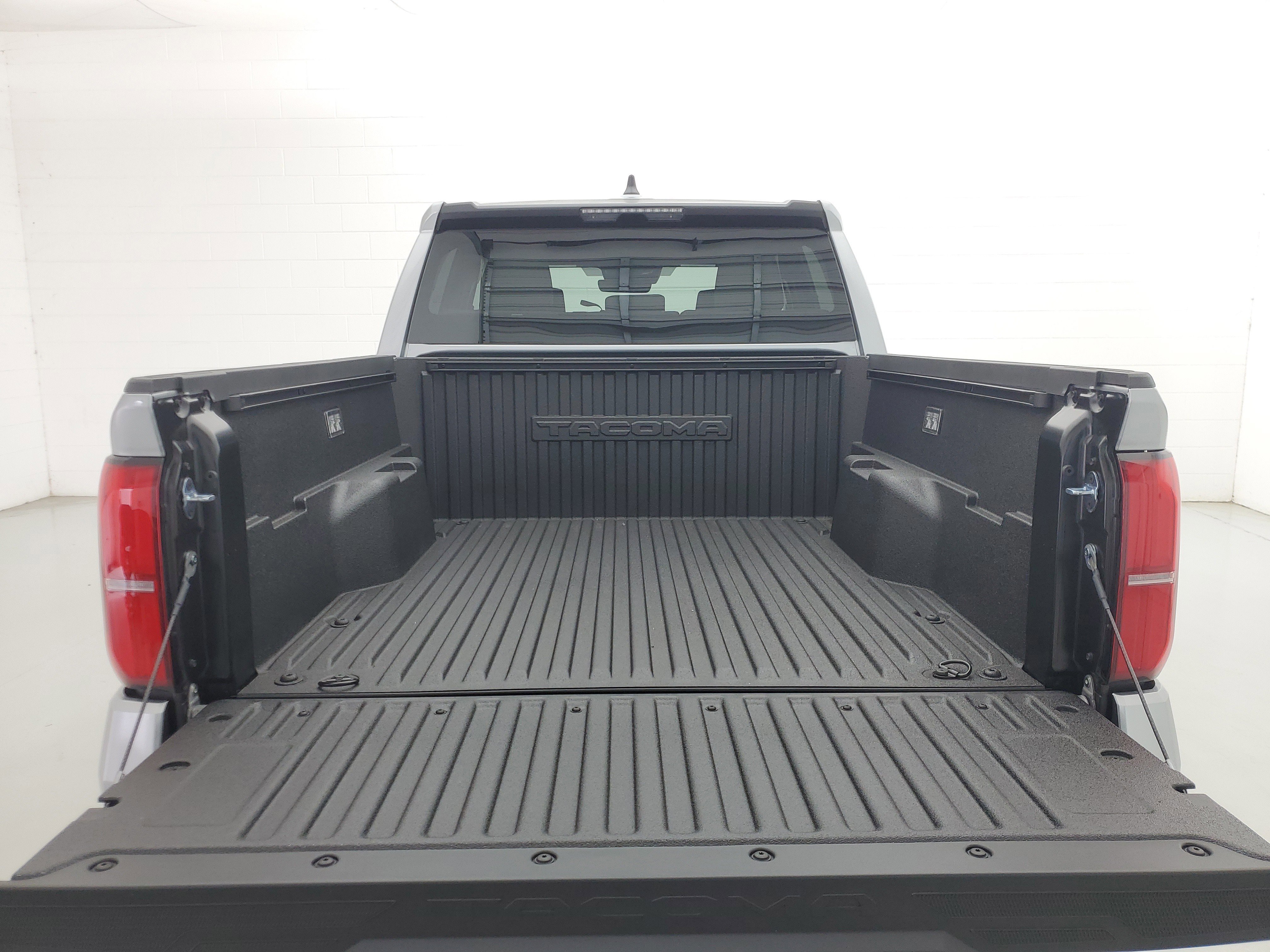 2026 Toyota Tacoma SR5 - Photo 10