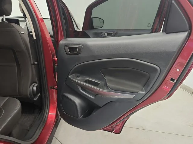 Used 2020 Red Ford SE image 30