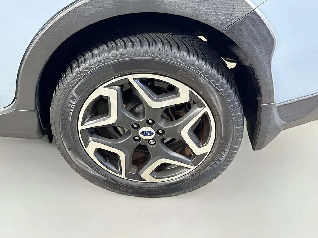 Used 2018 Cool Gray Khaki Subaru Limited image 32