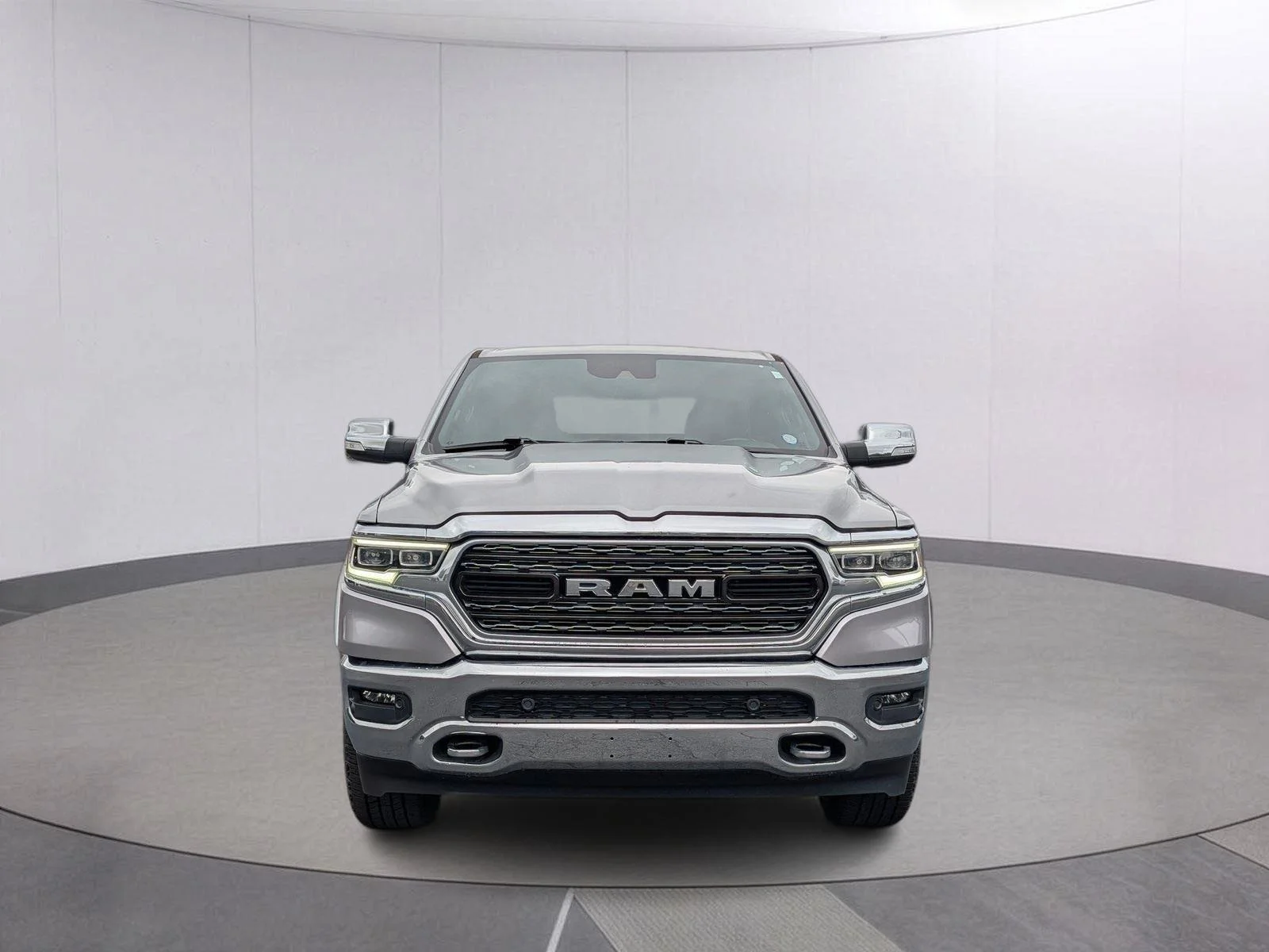 Used 2022 Billet Silver Metallic Clearcoat Ram Limited image 9