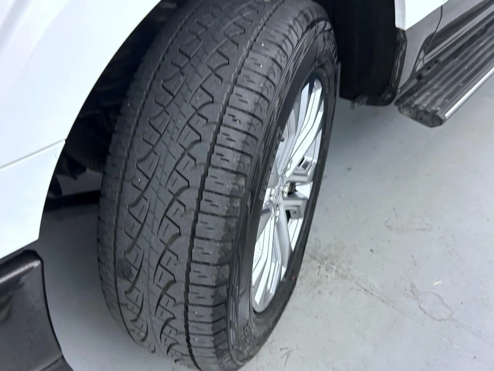 Used 2024 White Ford King Ranch image 26