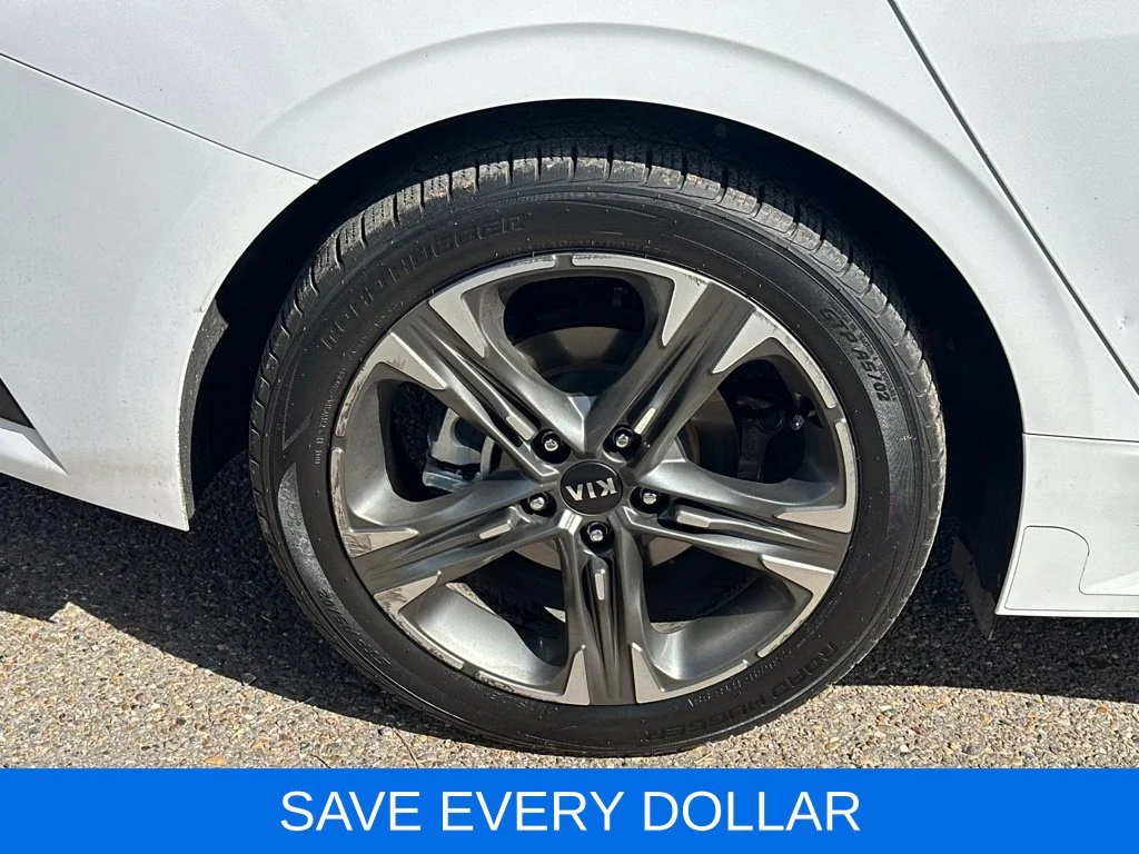 Used 2021 White Kia EX image 23