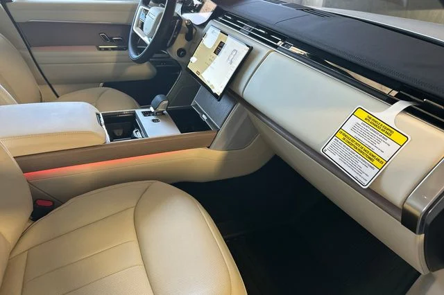 New 2026 Fuji White Land Rover SE image 14
