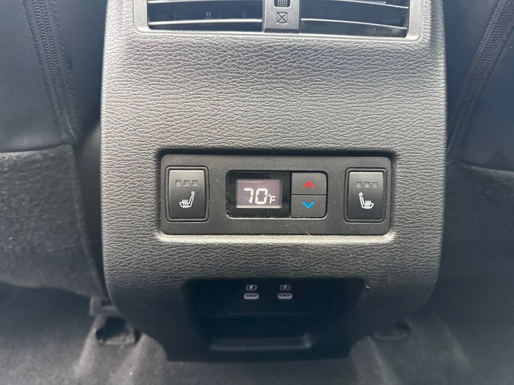 Used 2025 Alloy Silver Metallic Mitsubishi SEL image 21