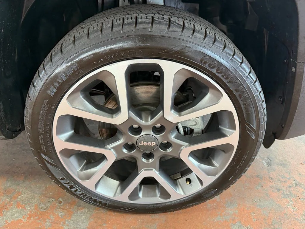 Used 2022 White Jeep Limited image 8