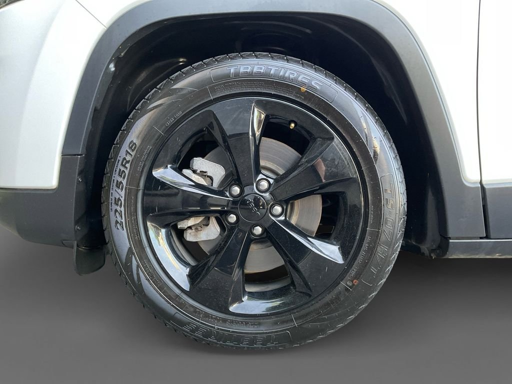Used 2021 White Jeep Latitude Plus image 15
