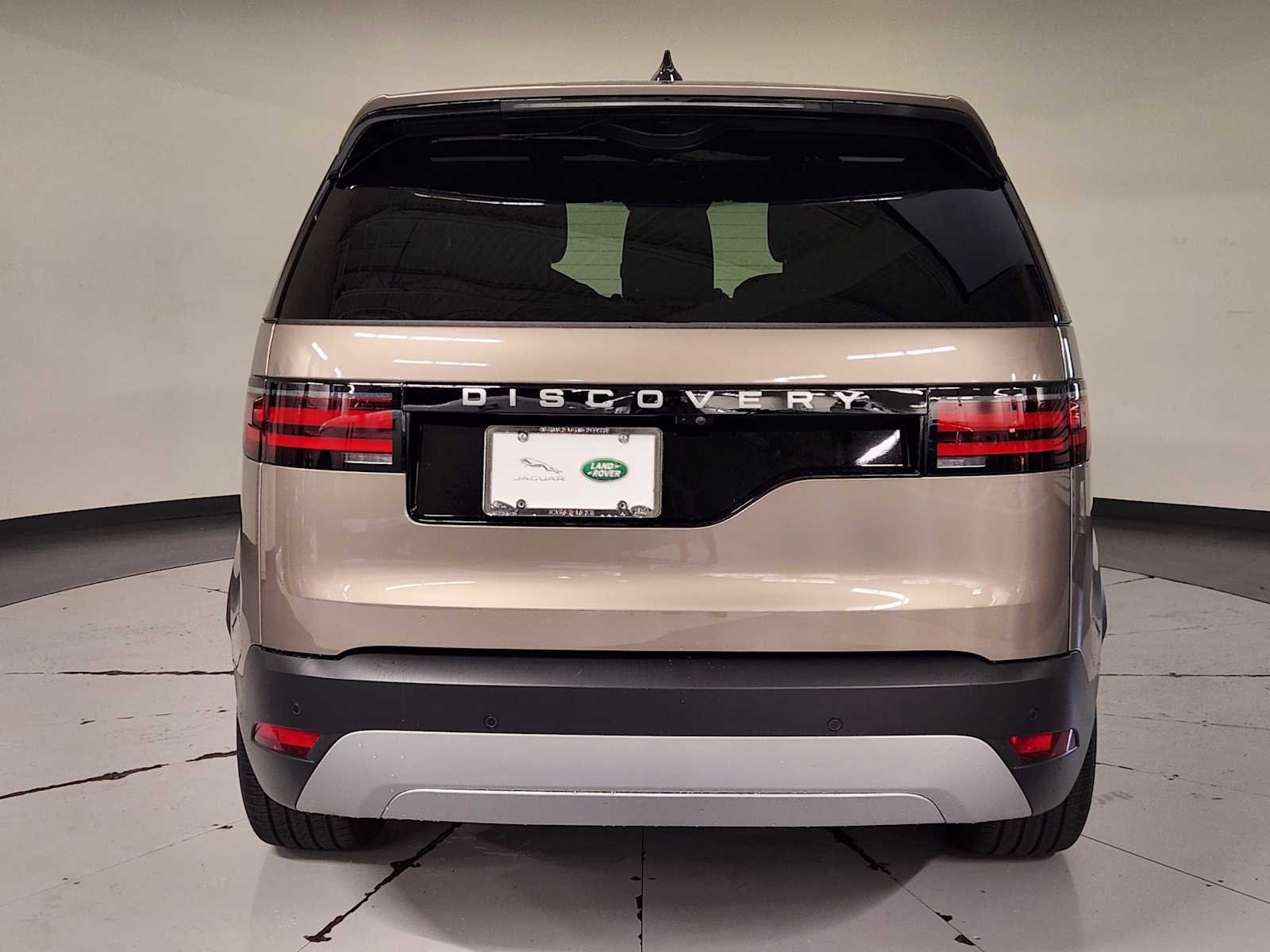 Used 2026 Lantau Bronze Metallic Land Rover S - AWD image 10
