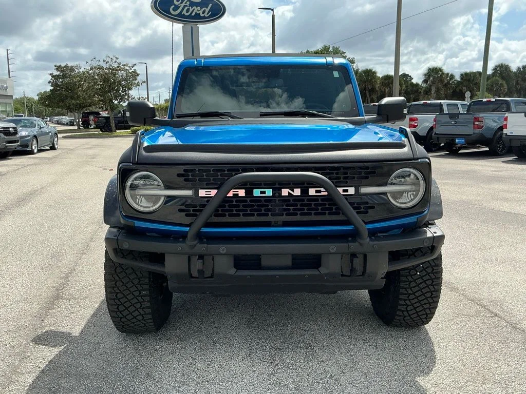 Used 2022 Blue Ford Wildtrak image 11