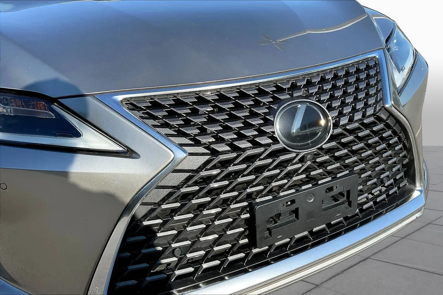 Used 2021 Atomic Silver Lexus  image 30