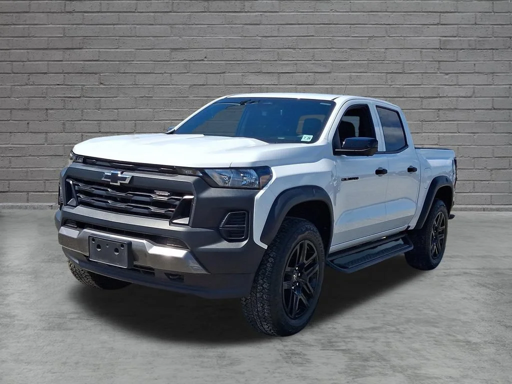 Used 2024 Summit White Chevrolet Trail Boss image 5