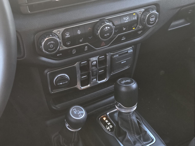 Used 2024 Gray Jeep Sport S image 18