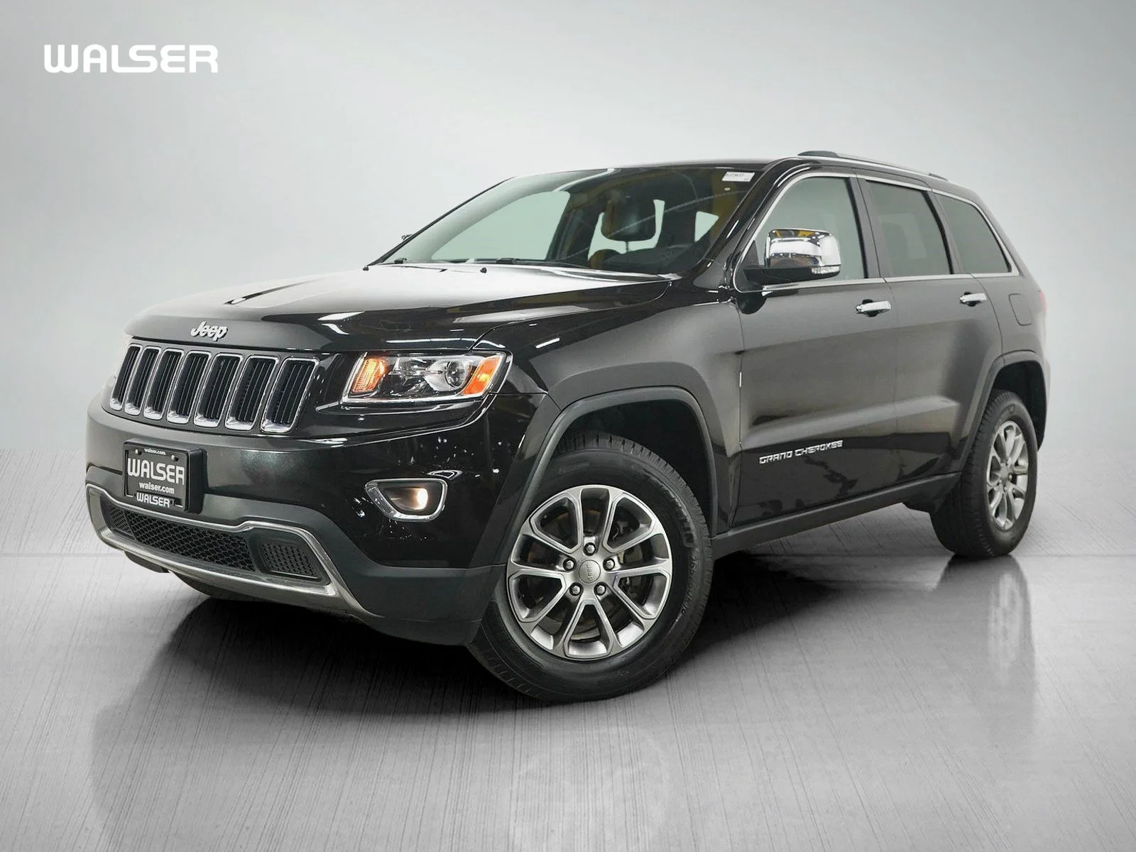 Used 2015 Brilliant Black Crystal Pearlcoat Jeep Limited image 1