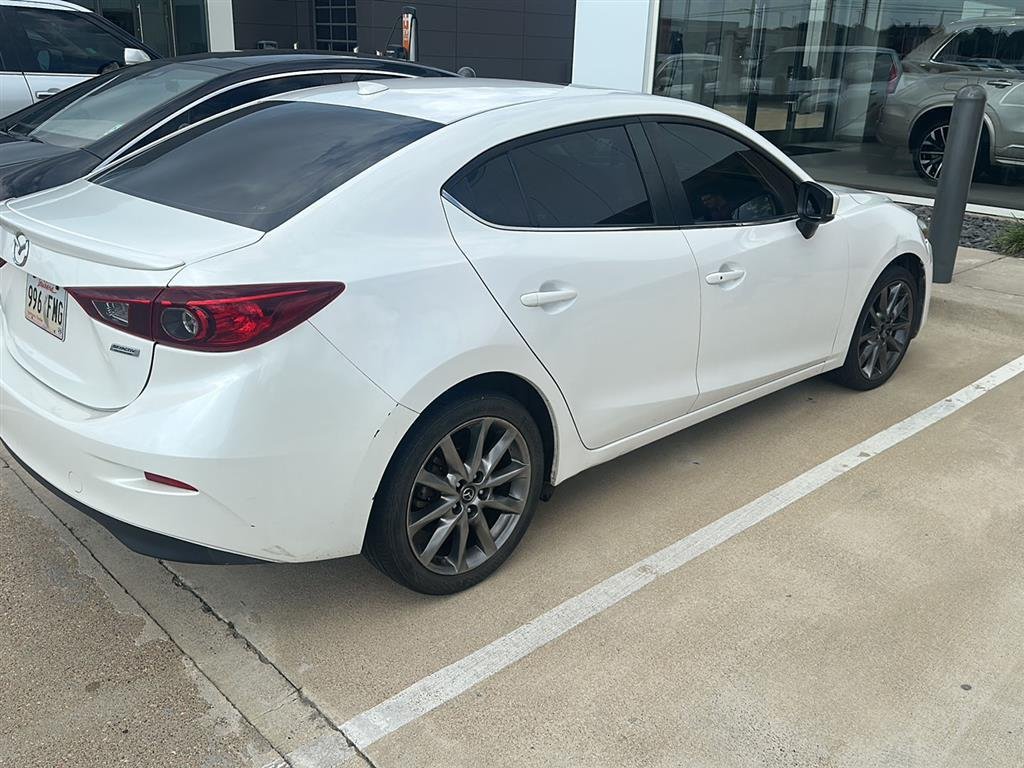 Used 2018 Snowflake White Pearl Mica Mazda Touring image 3