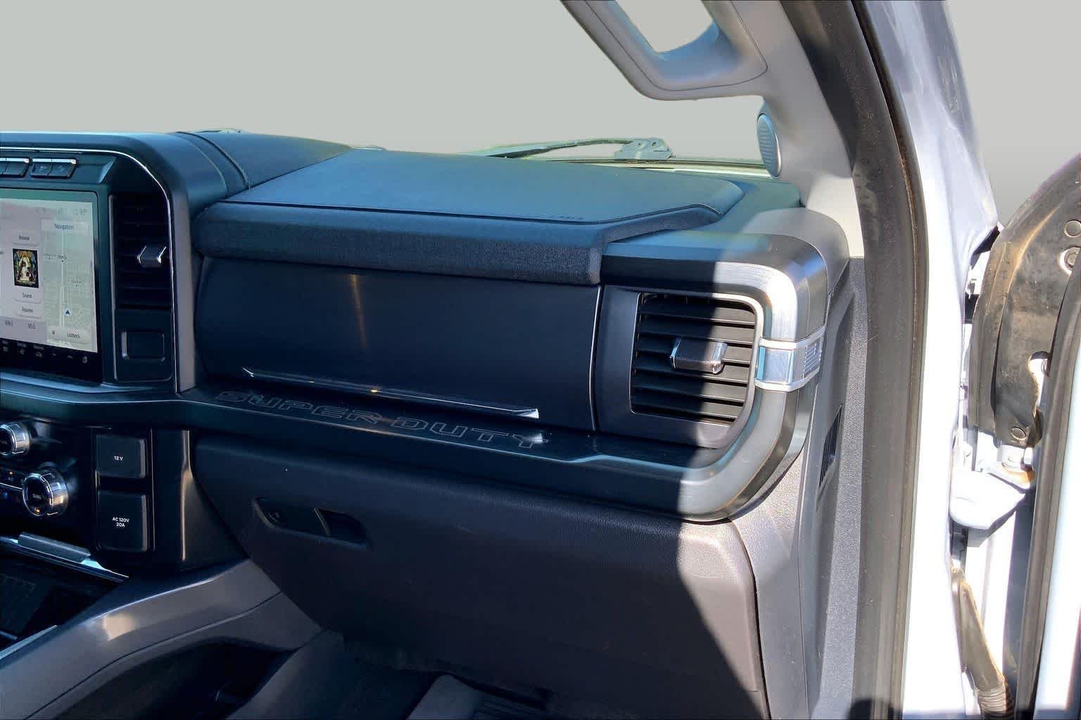 Used 2024 Glacier Gray Metallic TriCoat Ford LARIAT image 19