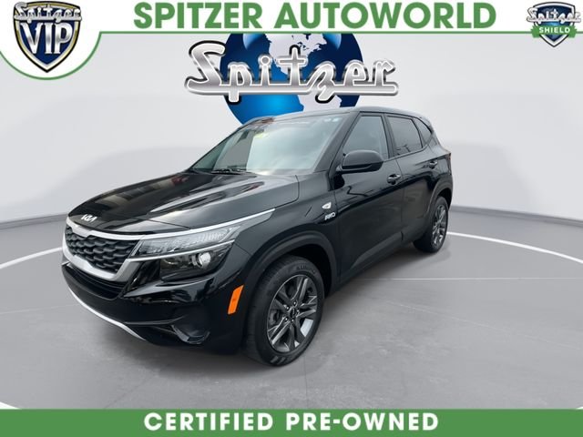 Used 2023 Black Kia LX image 4
