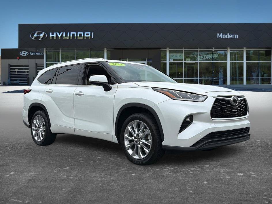 Used 2022 Pearl Toyota Limited image 3