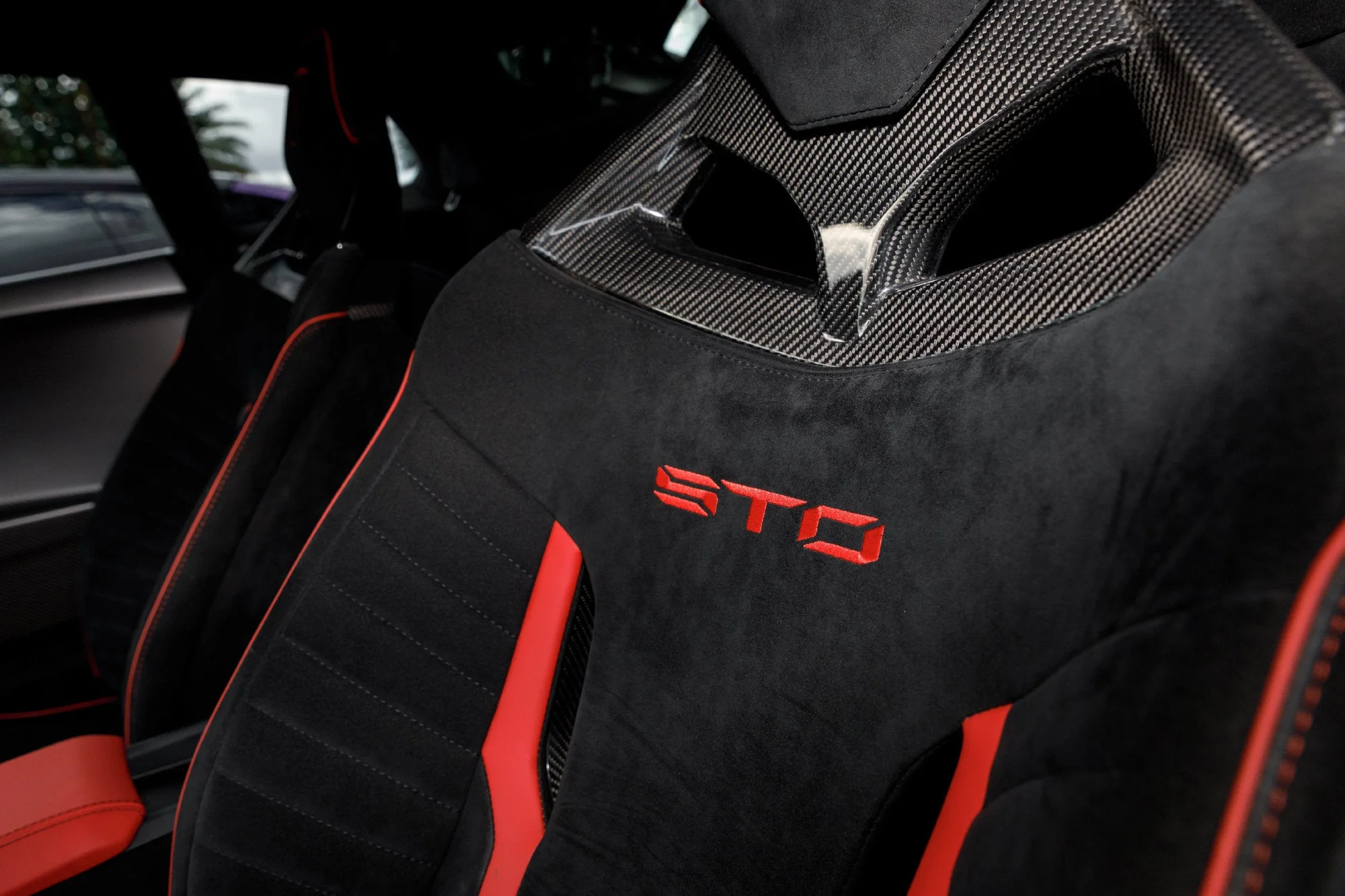 Used 2021  Lamborghini Base image 38