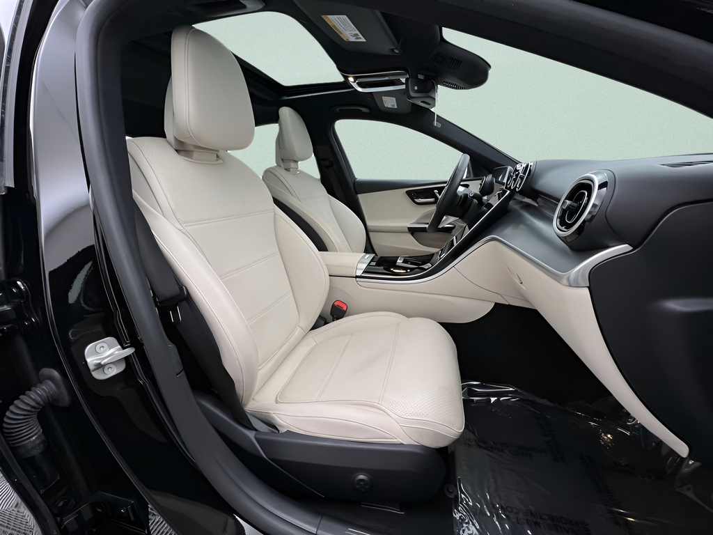 Used 2025  Mercedes-Benz C 300 image 29