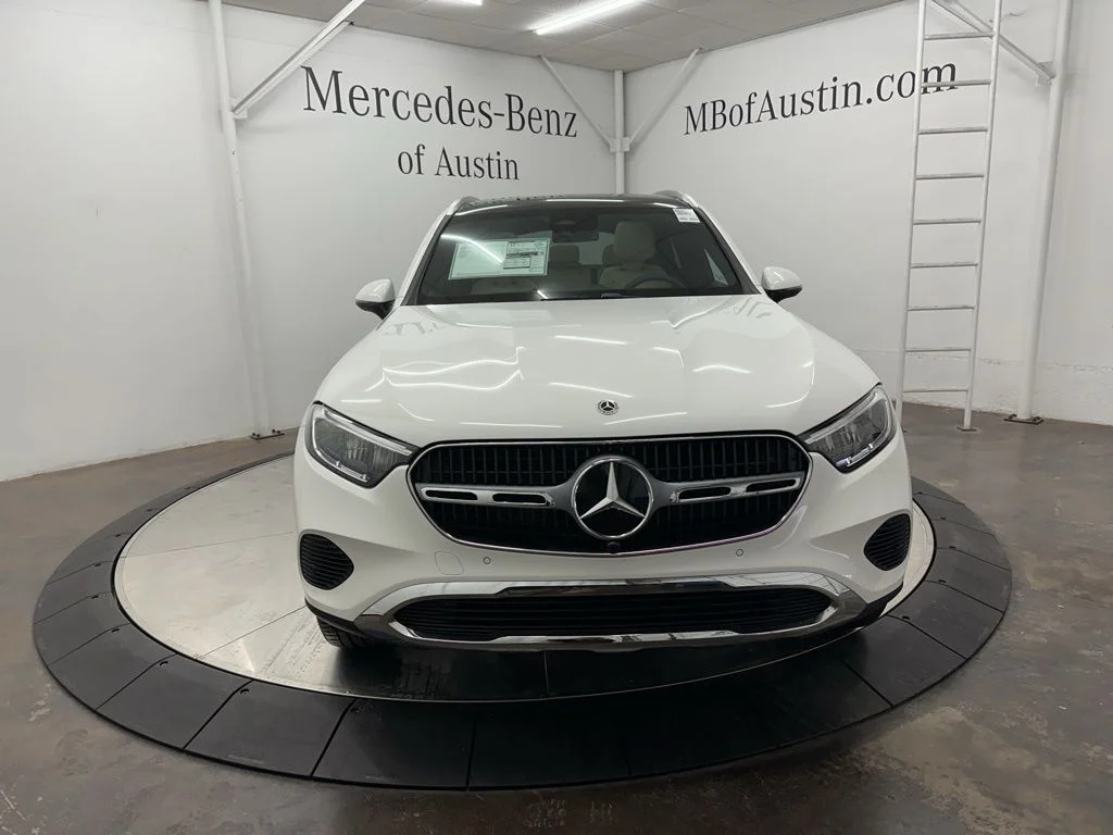Used 2026 White Mercedes-Benz GLC 300 image 2