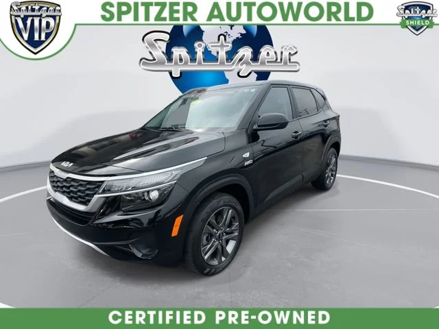 Used 2023 Black Kia LX image 4