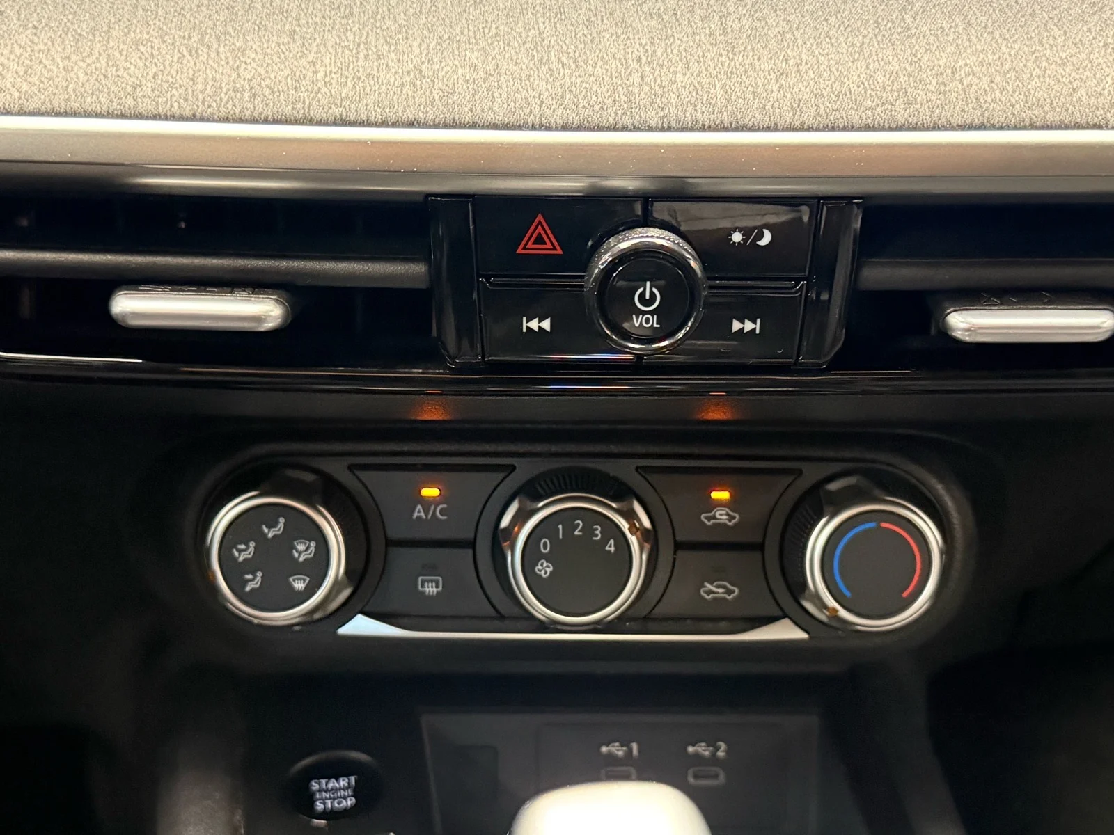 Used 2025 Gun Metallic (kad) Nissan SV image 17
