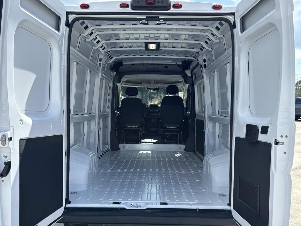 New 2026 Bright White Clear-Coat Exterior Paint RAM High Roof image 13