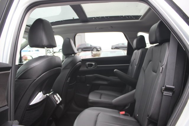 Used 2026 White Kia X-Line EX image 25