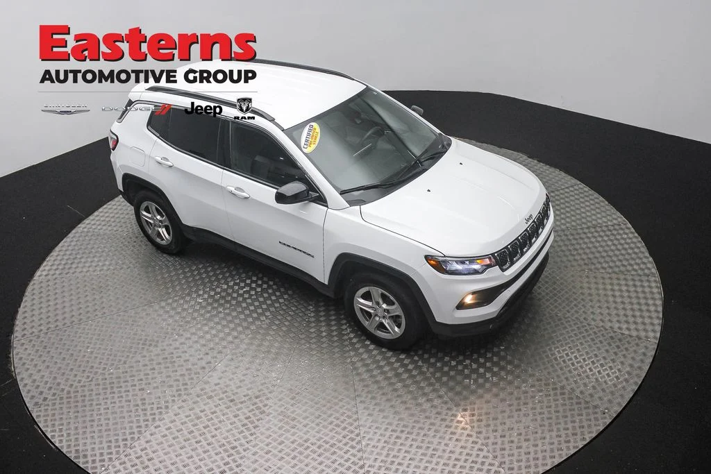 Certified Used 2024 White Jeep Latitude image 3