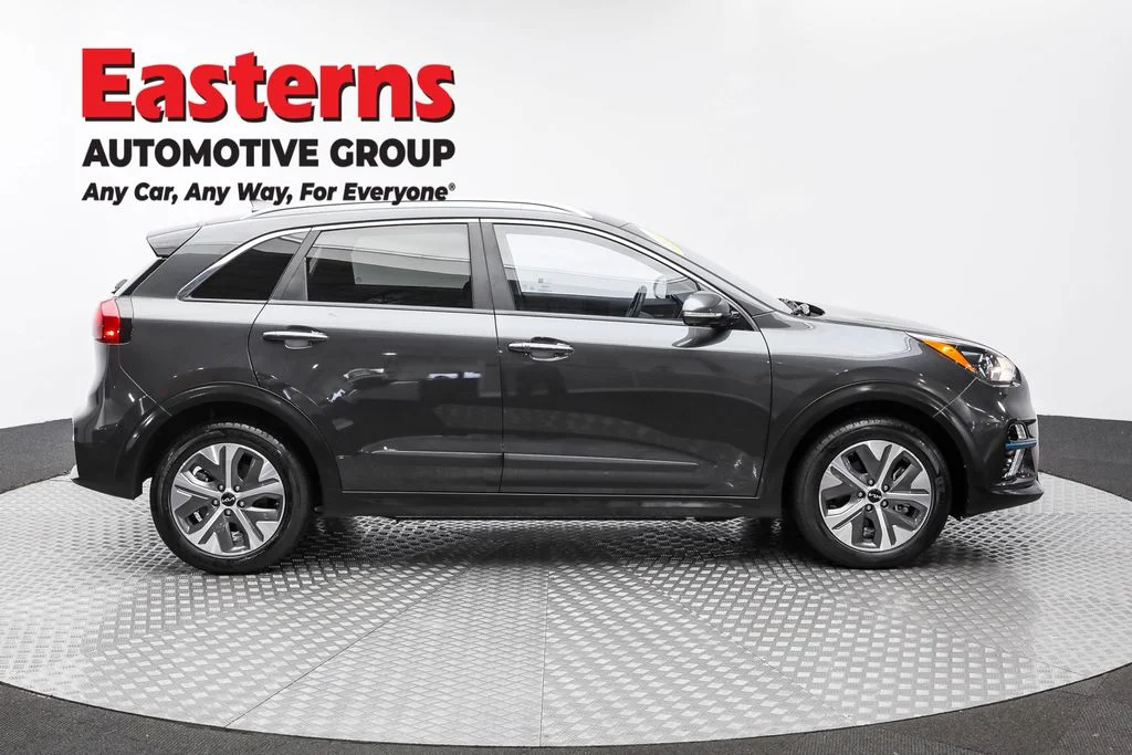 Used 2022 Gray Kia EX image 4
