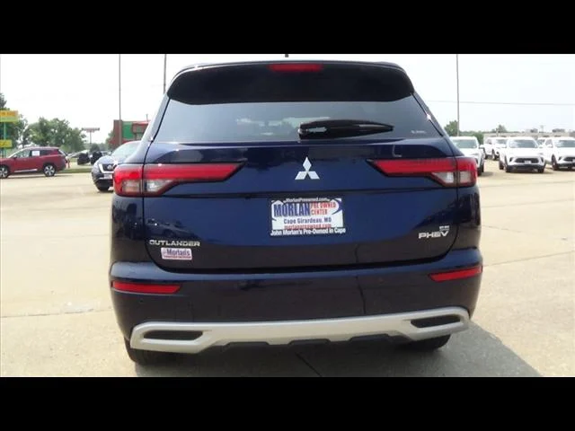 Certified Used 2023 Cosmic Blue Metallic D14 Mitsubishi SE image 7