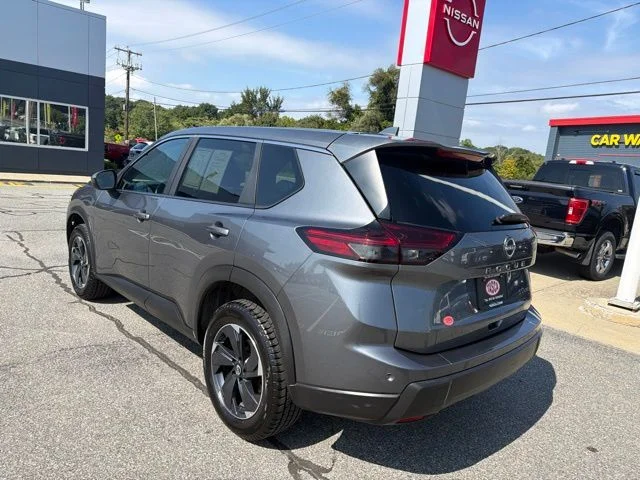 Used 2024 Gray Nissan SV image 7