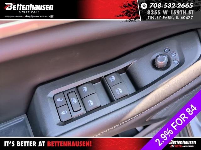 New 2026 Baltic Gray Metallic Clear-Coat Exterior Paint Jeep Laredo image 15