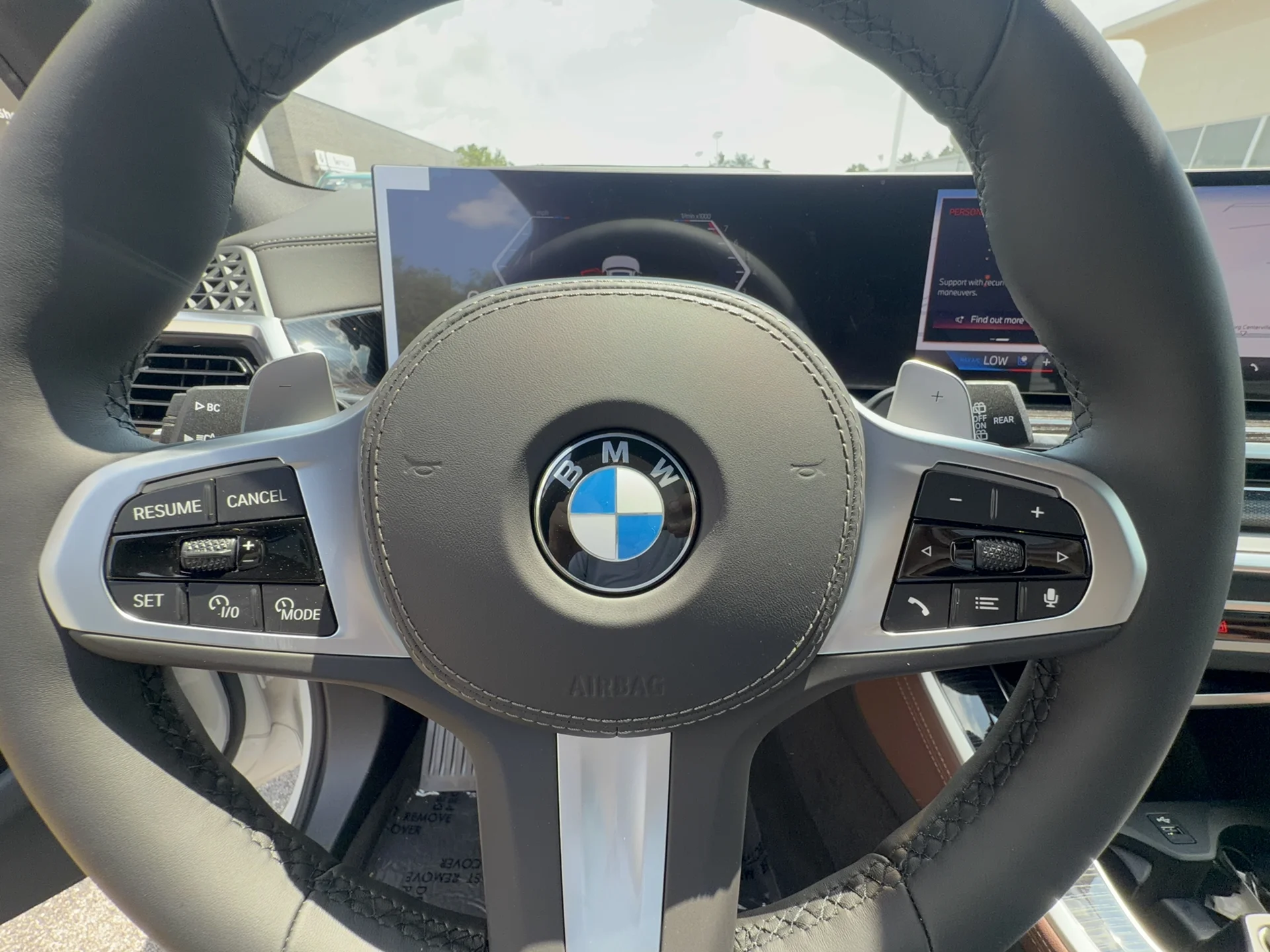 New 2026 Mineral White Metallic BMW xDrive40i image 14