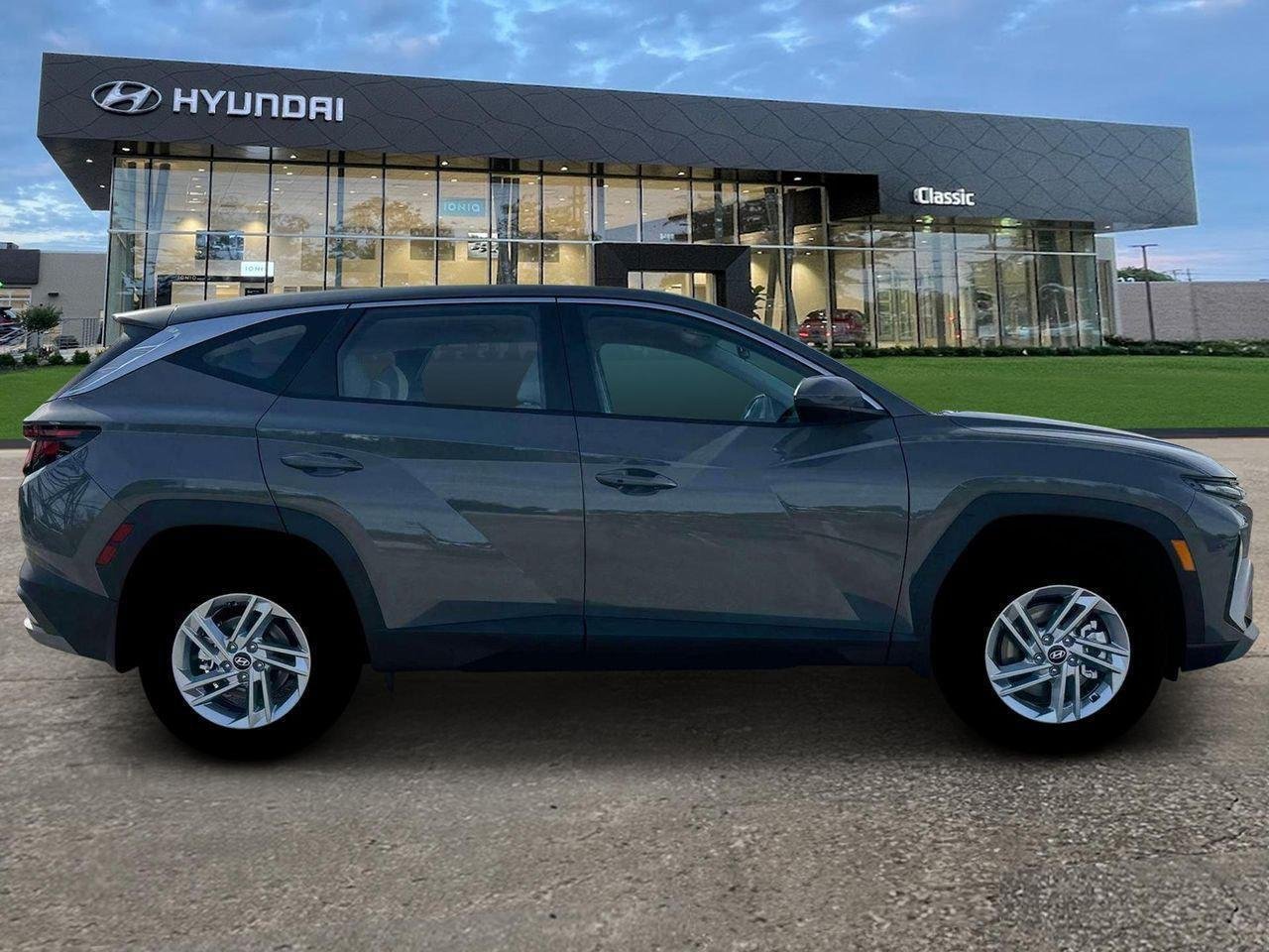 New 2026 Hampton Gray Metallic Hyundai SE image 9