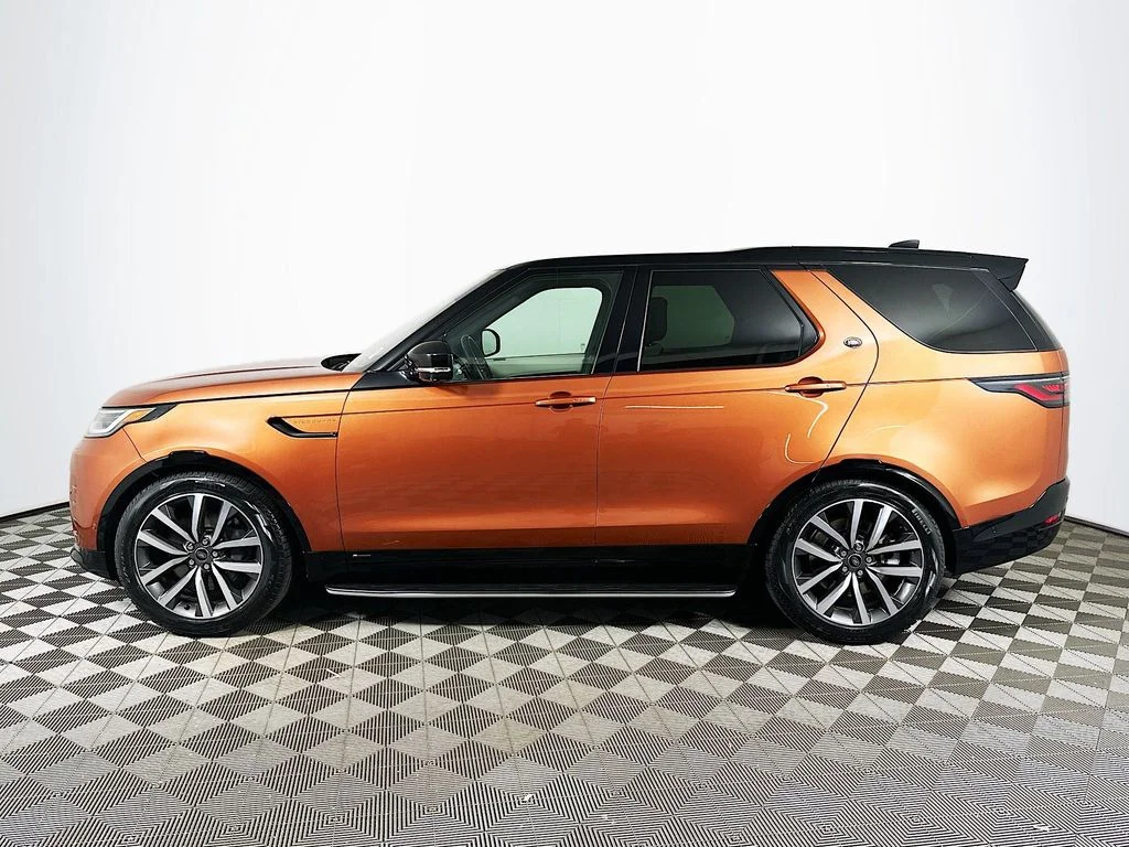 Used 2022 Namib Orange Premium Metallic Land Rover HSE R-Dynamic image 8