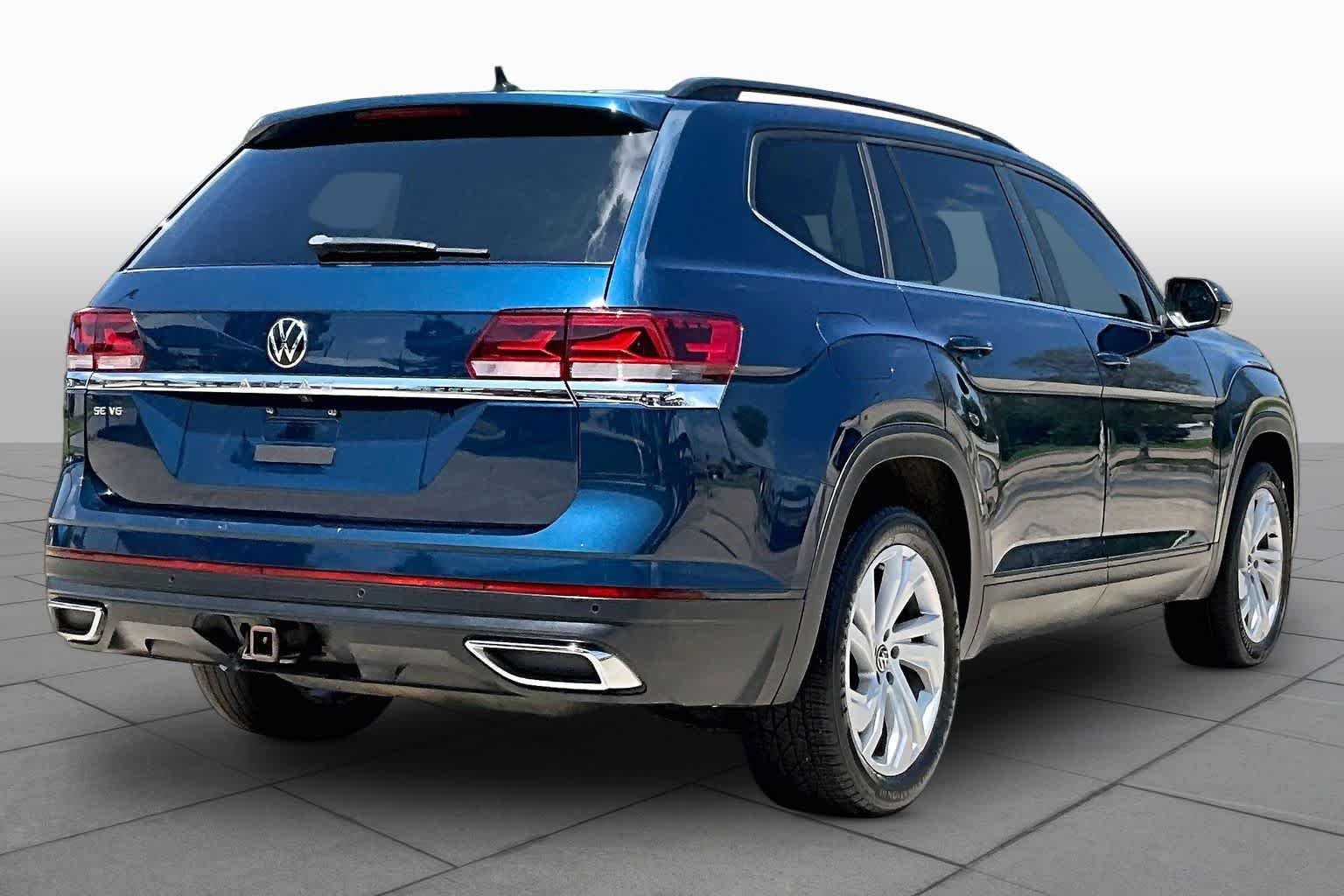 Used 2021 Tourmaline Blue Metallic Volkswagen 3.6L V6 SE w/Technology image 13