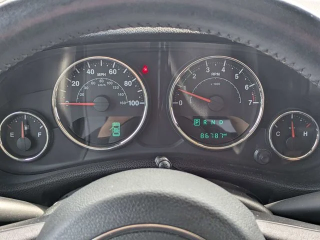 Used 2017 Silver Jeep Unlimited Sport image 27