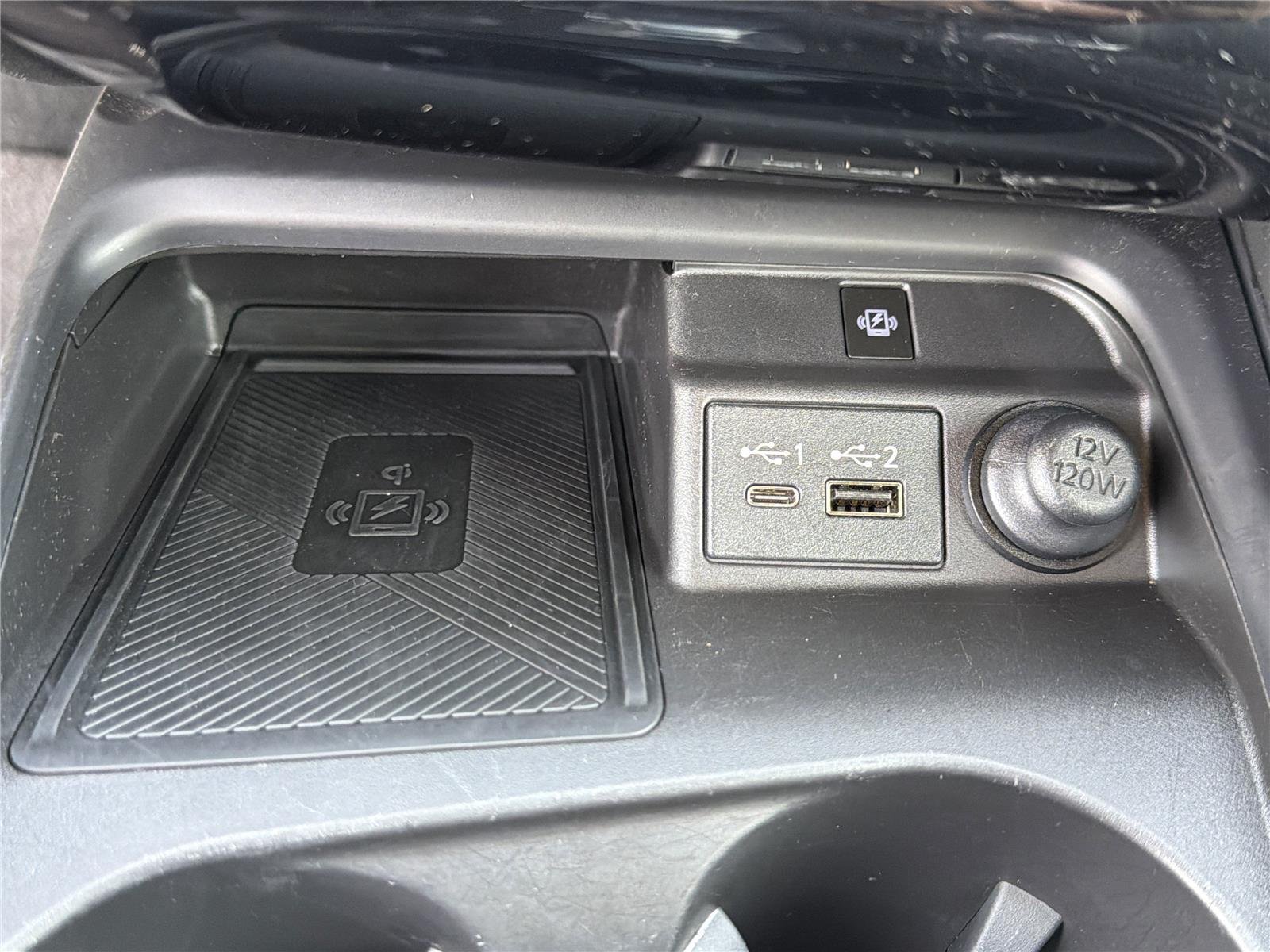 Certified Used 2024 Radiant White INFINITI LUXE image 8
