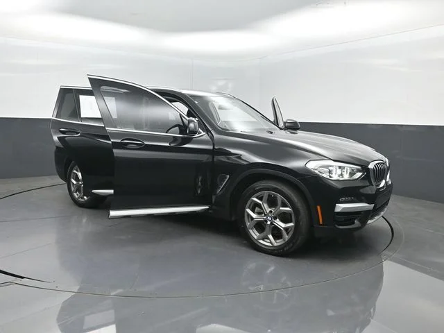 Used 2020 Black BMW xDrive30i image 37