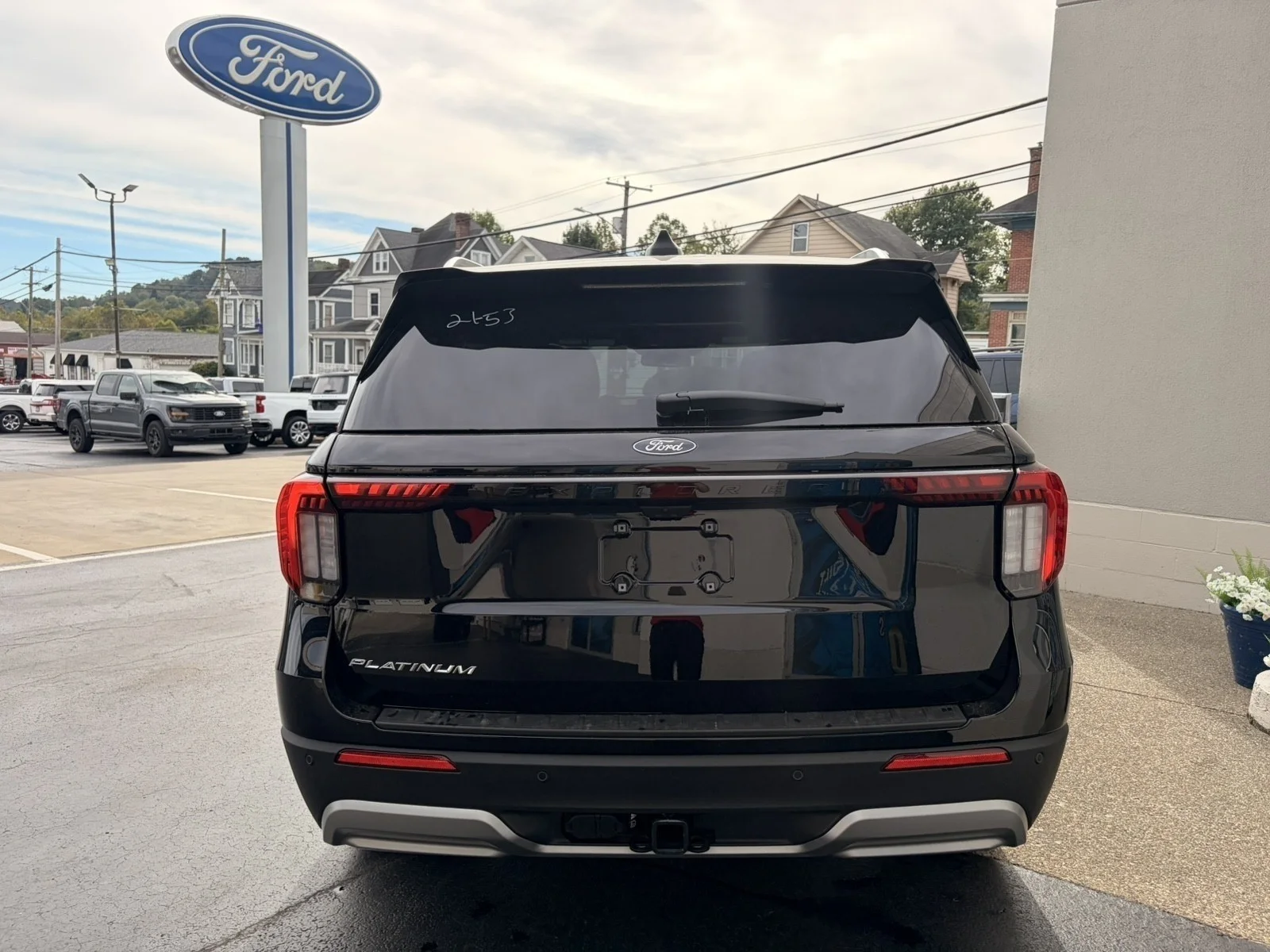 New 2027 Agate Black Metallic Ford Platinum™ image 7