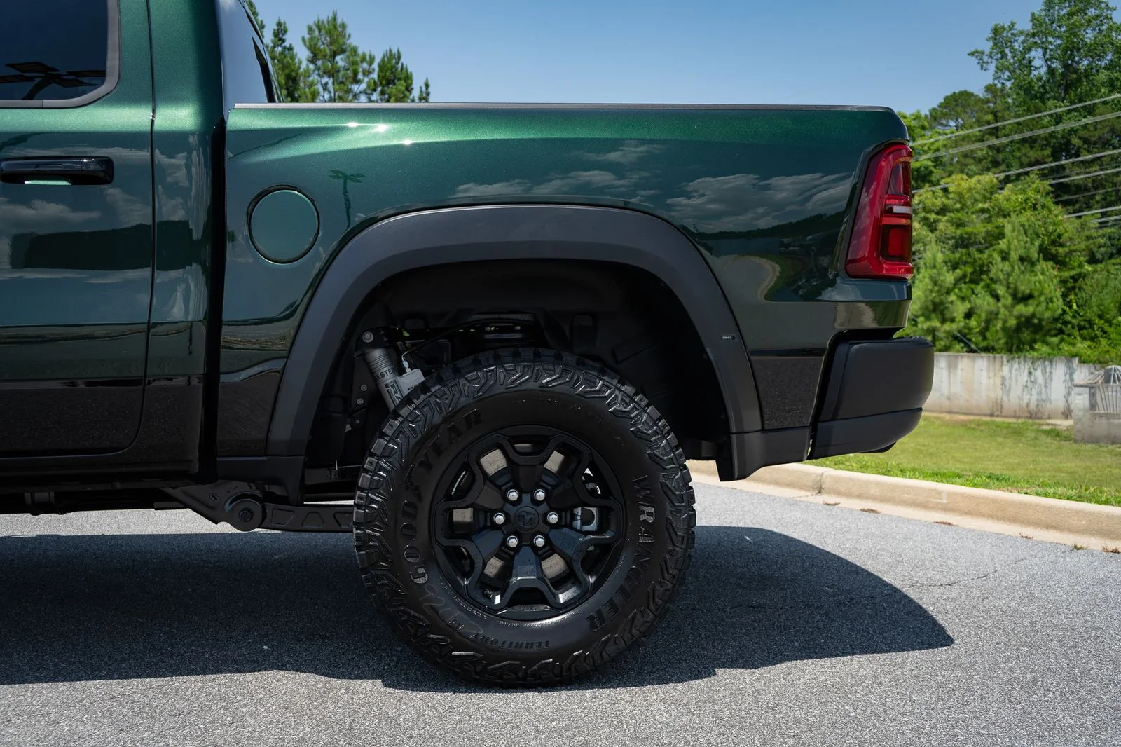 New 2026 Serrano-Green Metallic Exterior Paint RAM RHO image 14
