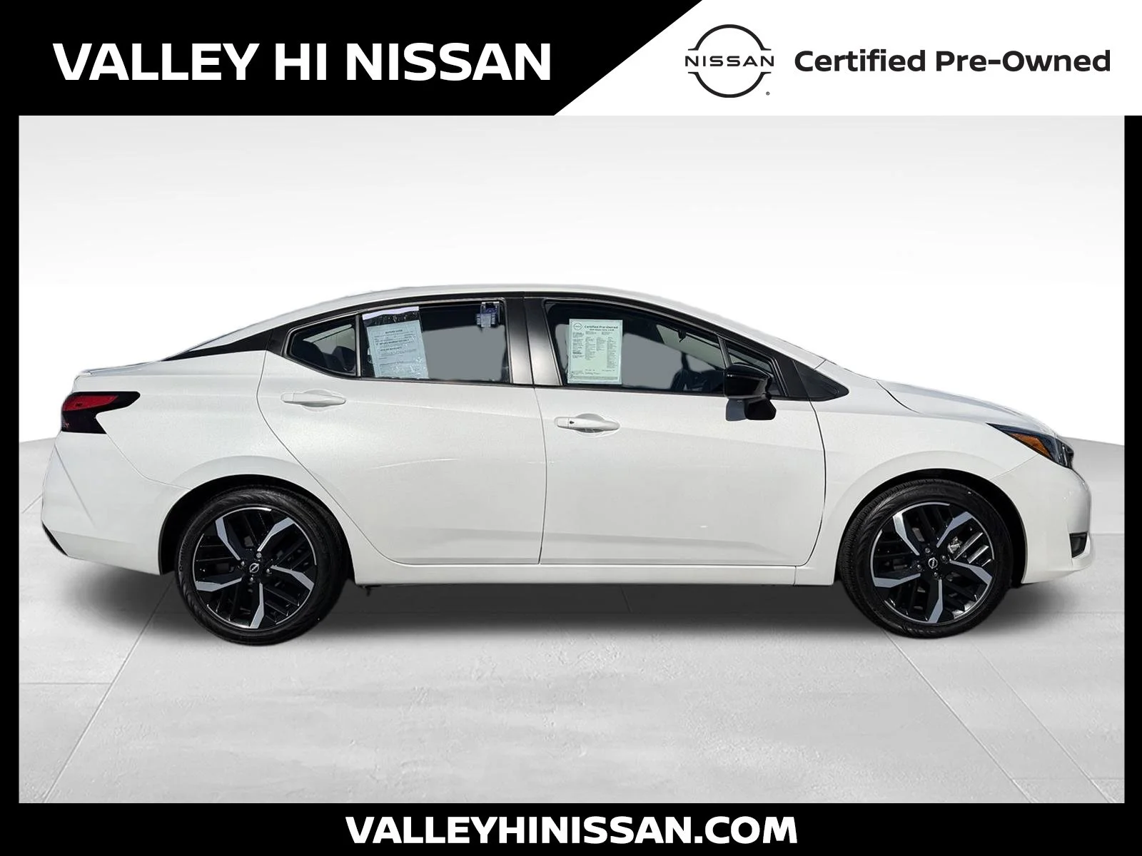 2025 Nissan Versa Sedan SR - Photo 8