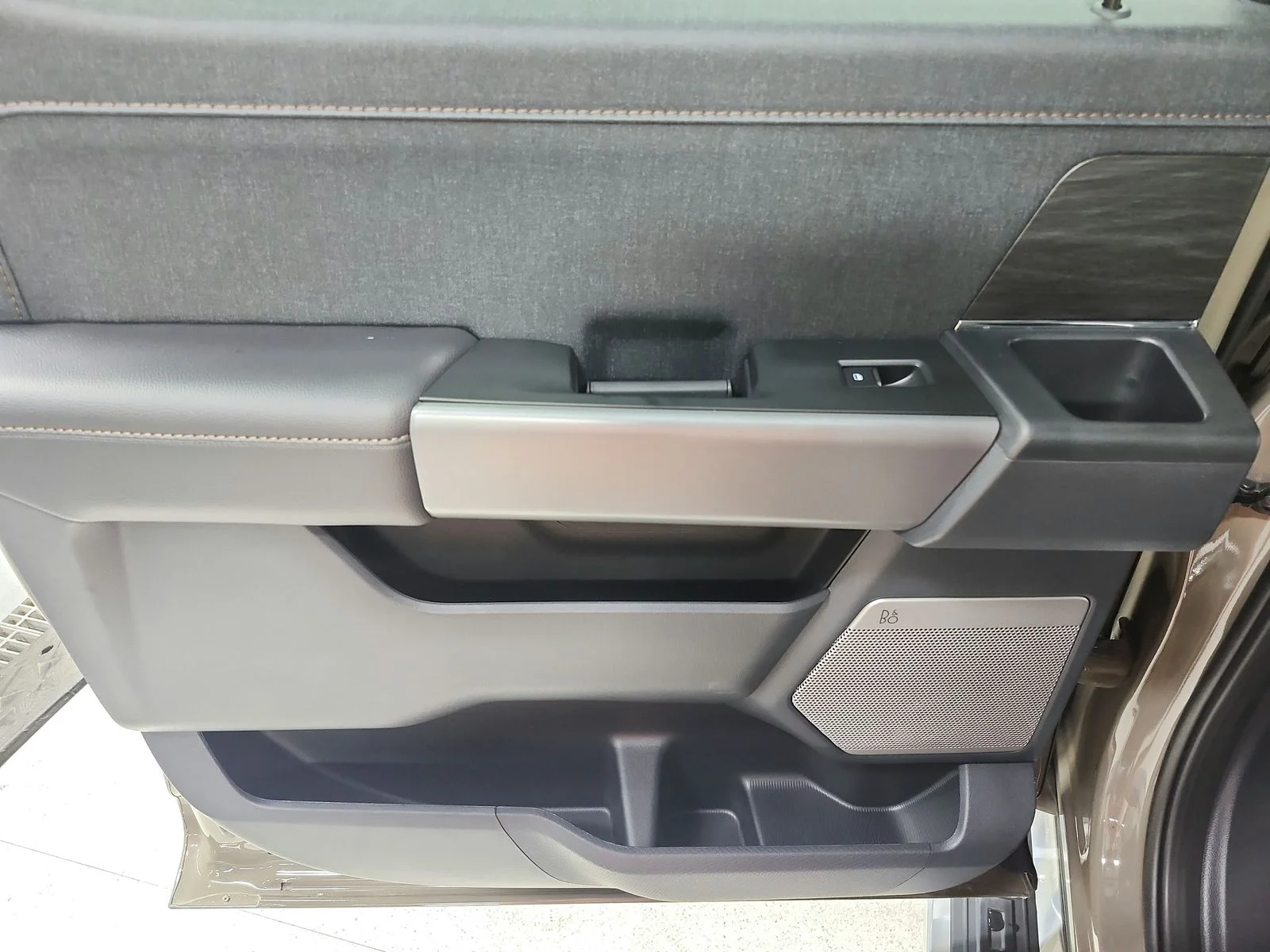 New 2026 Gray Ford Lariat image 42